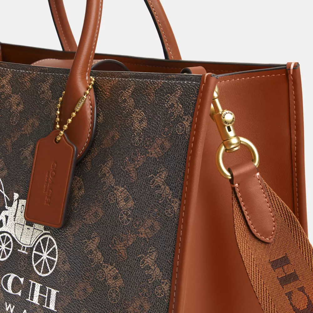 ACE TOTE 35 WITH HORSE AND CARRIAGE PRINT