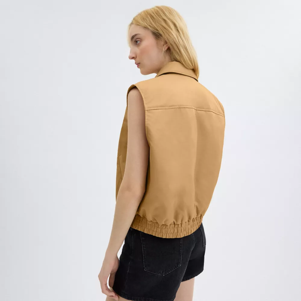 CROPPED VEST IN RECYCLED NYLON