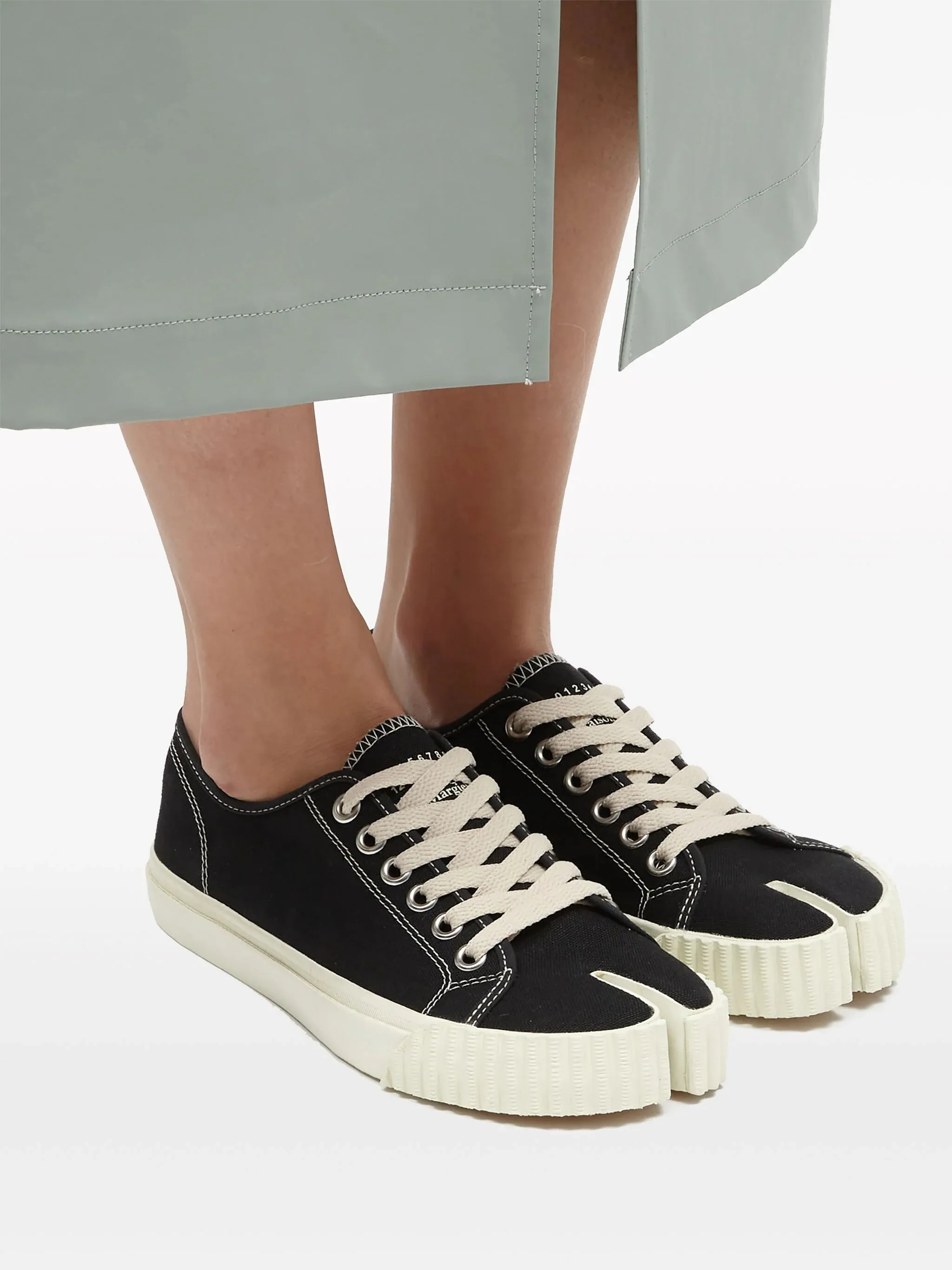 MAISON MARGIELA - Women Low Top Tabi Sneakers