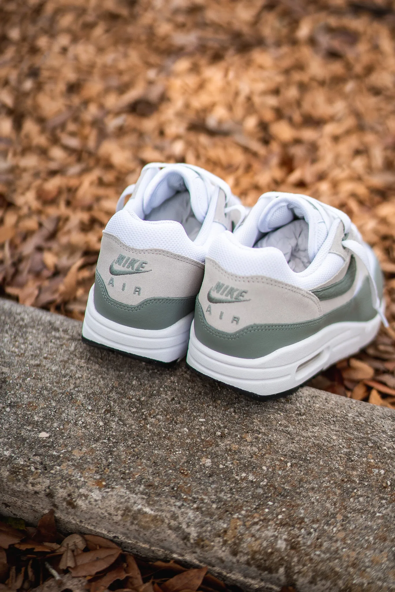 Mens Nike Air Max 1 SC (White/Mica Green)