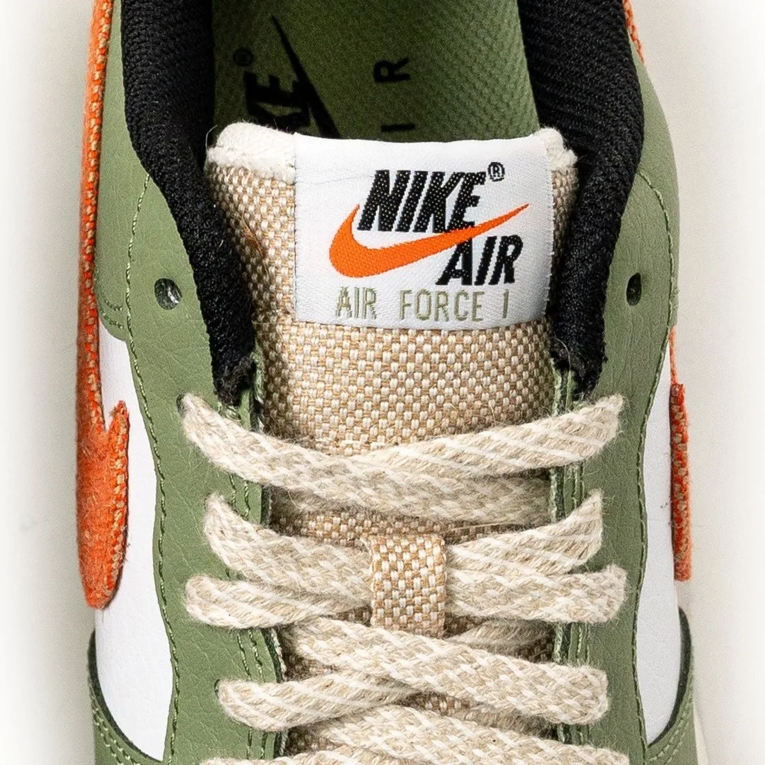 Nike Men Air Force 1 '07 (oil green / safety orange-white-sail)