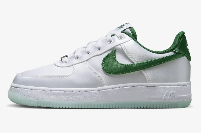 NIKE WMNS AIR FORCE 1 LOW SATIN PINE GREEN