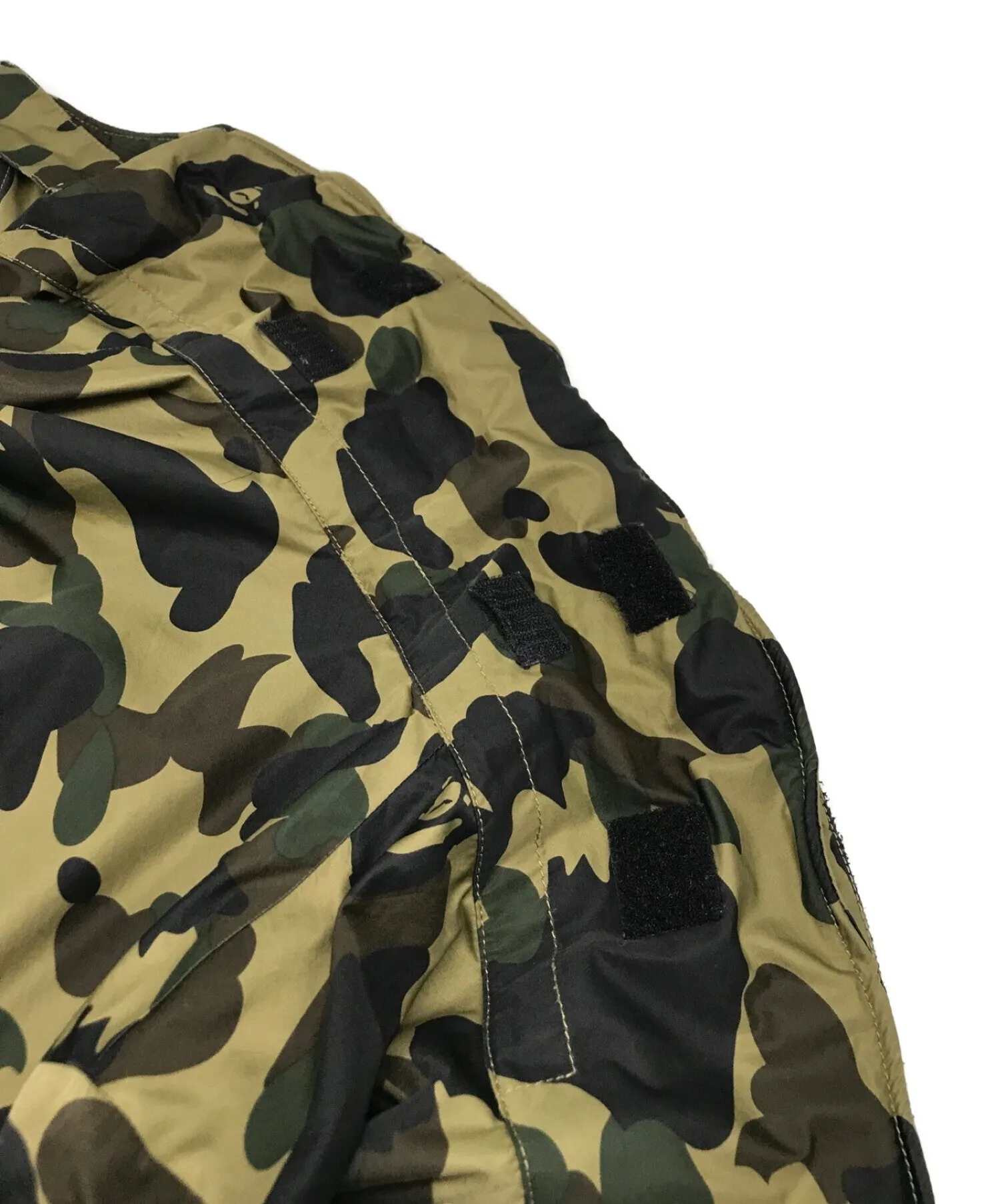 [Pre-owned] A BATHING APE Sal Camo Embroidered Logo Nylon Jacket