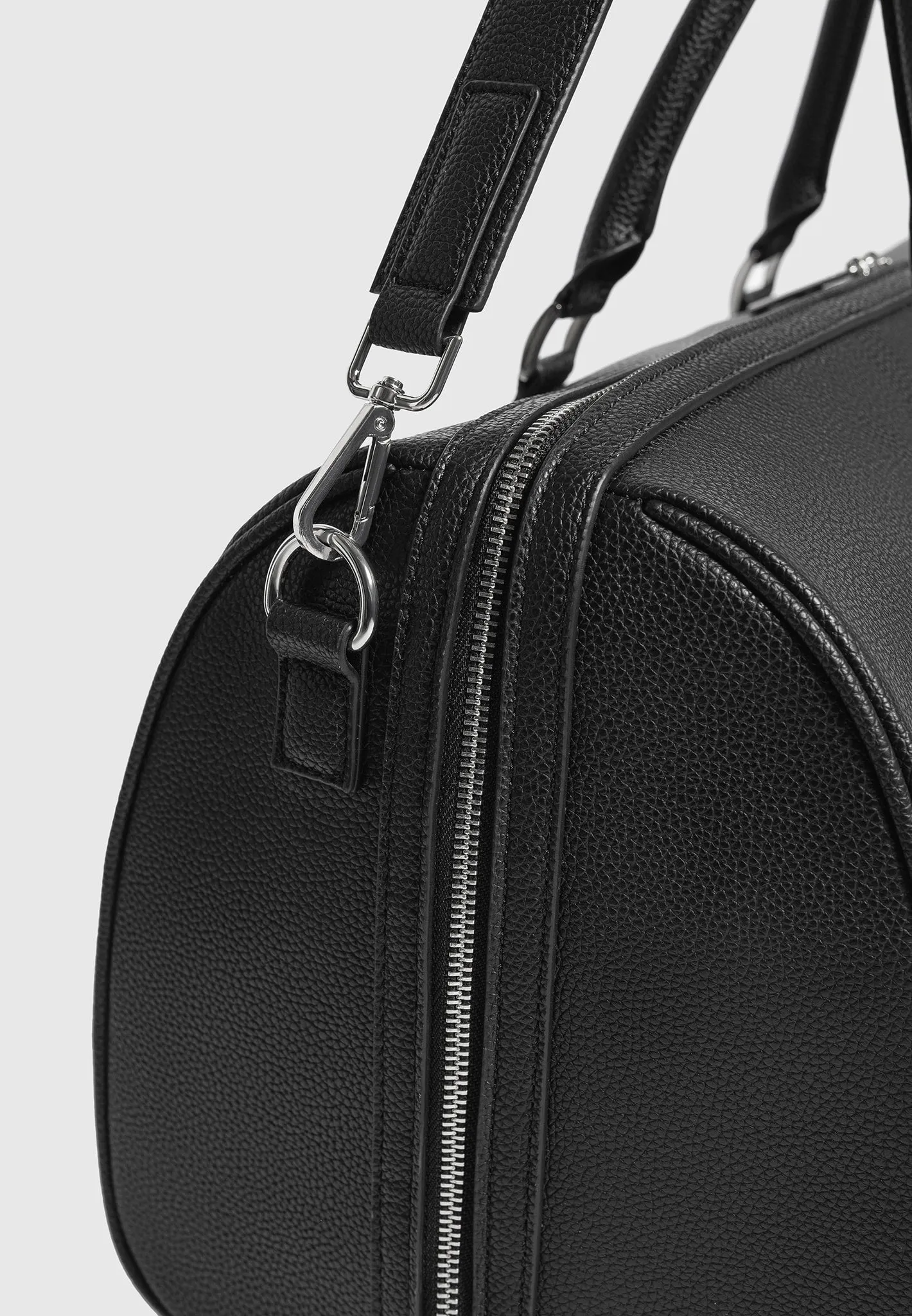 ternel Leather Travel Bag - Black