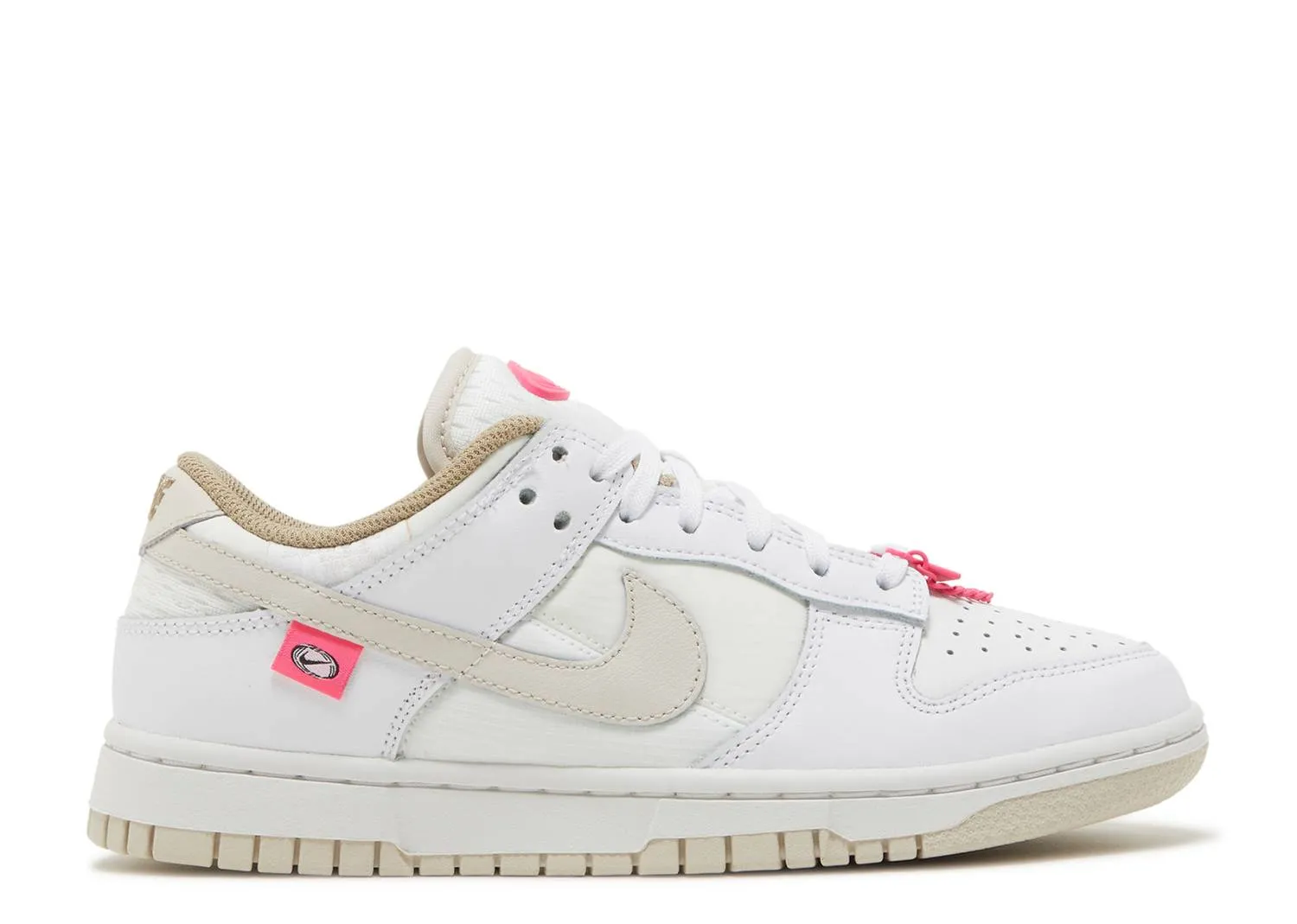 Wmns Nike Dunk Low Bling (Myrtle Beach Location)